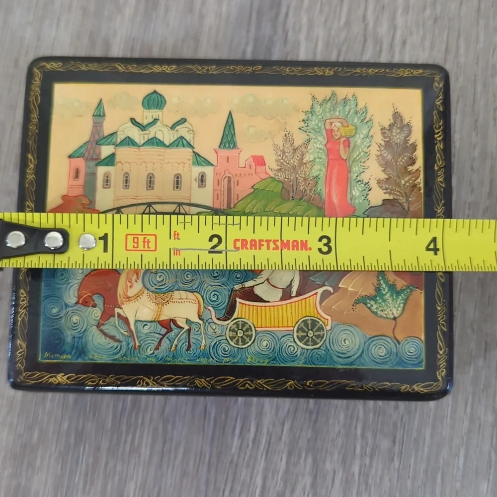 Vintage Russian Lacquer Trinket Box Folk Art